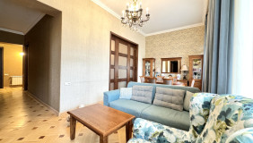 For Sale 5 room  Apartment in Vake dist.