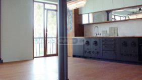 For Sale 4 room  Apartment in Abanotubani dit. (Old Tbilisi)