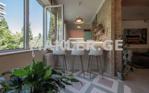  For Rent 2 room  Apartment in Vake dist.  in Paliashvili st. 