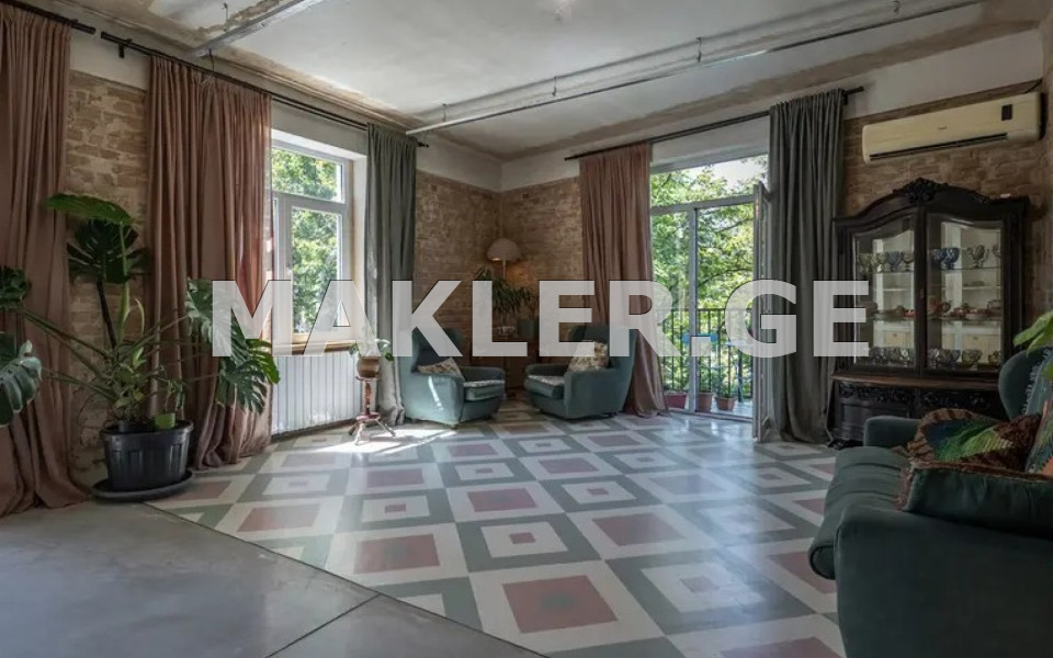  For Rent 2 room  Apartment in Vake dist.  in Paliashvili st. 