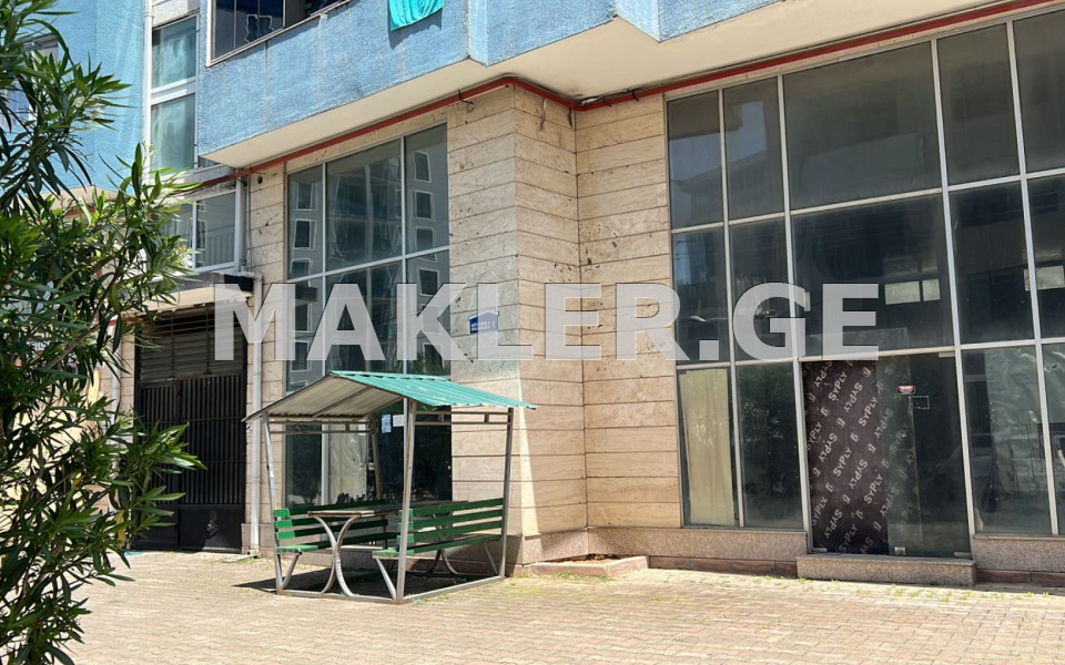  For Sale 220 m² space Commercial space in Makhindjauri