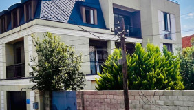 For Sale 680 m² space Private House in Avlabari dist.