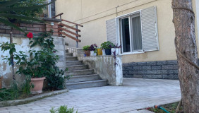 For Sale 330 m² space Private House in Tskneti dist.