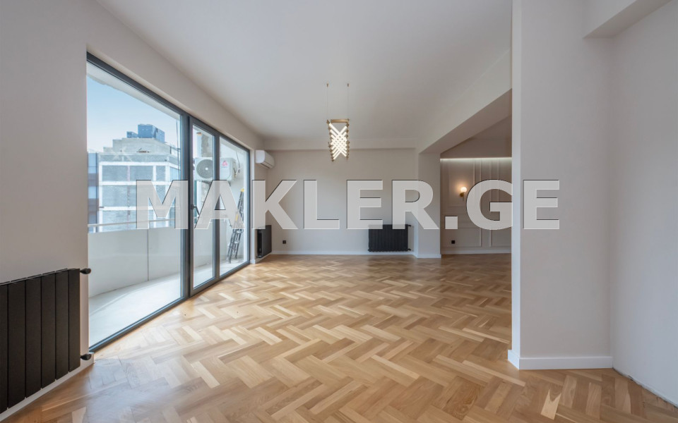  იყიდება 5 ოთახიანი  ბინა ვერაზე  შარაშიძის ქუჩაზე 