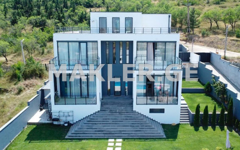  For Sale For Rent 615 m² space Private House near the Lisi lake