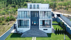 Satılık veya Kiralık 615 m²  Villa near the Lisi lake