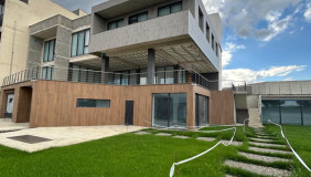 Satılık 1500 m²  Villa near the Lisi lake