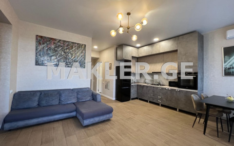  იყიდება 3 ოთახიანი  ბინა საბურთალოზე  ანა პოლიტკოვსკაიას ქუჩაზე 