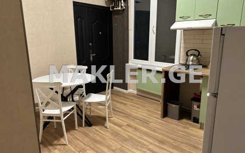  Продается 2 комнатная  Квартира на Мтацминда  (Старый Тбилиси)  в туп. Цхеми 