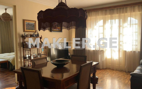  ქირავდება 5 ოთახიანი  ბინა საბურთალოზე  ცაგარელის ქუჩაზე 