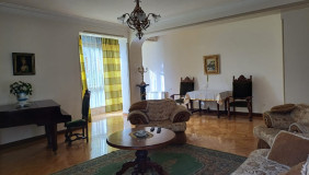 For Rent 4 room  Apartment in Mtatsminda dist. (Old Tbilisi)