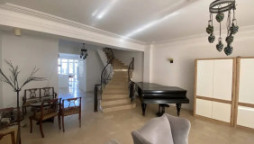 For Sale or For Rent 430 m² space Private House in Vake dist.