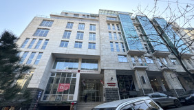 იყიდება ან ქირავდება 5 ოთახიანი  ბინა მთაწმინდაზე