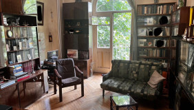 For Sale 8 room  Apartment in Vake dist.