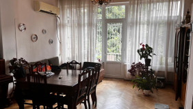 For Sale 8 room  Apartment in Vake dist.