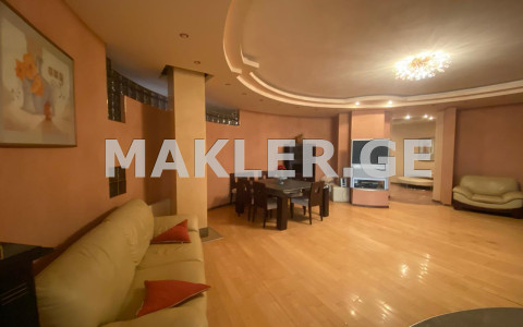  للبيع للإيجار 5 room  الشقة في منطقة فاكي  in Gabashvili st. 