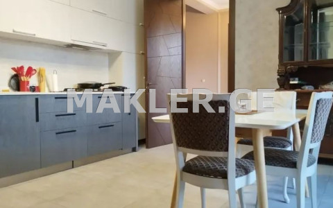  ქირავდება 240 m² ფართობის საკუთარი სახლი დიღომი 8-ში