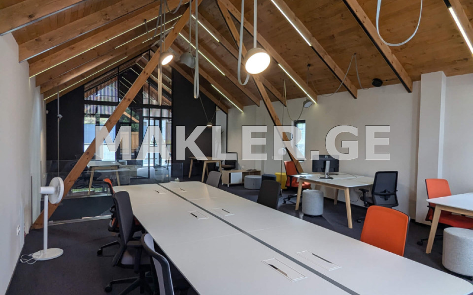 იყიდება ქირავდება 220 m² ფართობის ოფისი ლისის ტბაზე