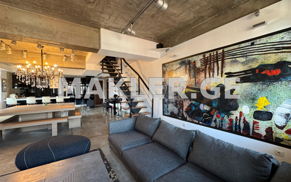  Продается 3 комнатная  Квартира в Абанотубани (Старый Тбилиси)  на ул. Бетлемская 