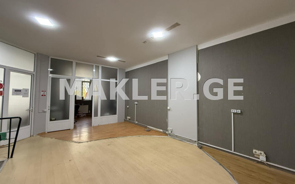  Satılık 210 m²  İşyeri in Vake dist.  in Kipshidze st. 