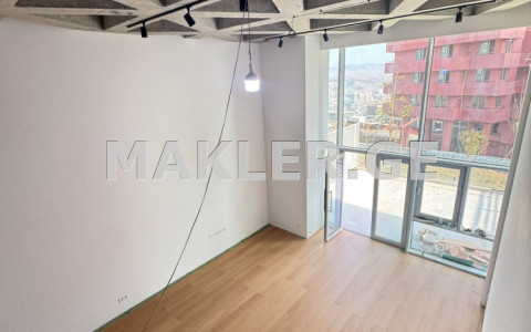  Продается 3 комнатная  Квартира на Озере Лиси