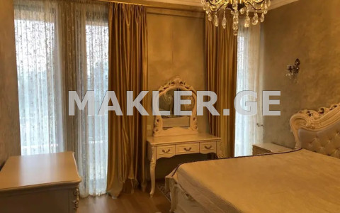  Сдаётся 3 комнатная  Квартира в Ваке  на ул. Барнови 