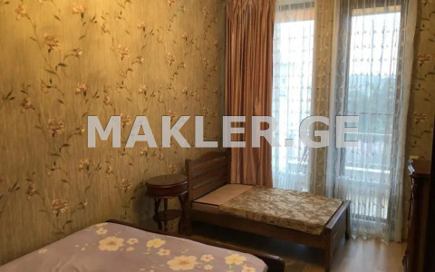  Сдаётся 3 комнатная  Квартира в Ваке  на ул. Барнови 