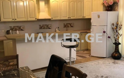  Сдаётся 3 комнатная  Квартира в Ваке  на ул. Барнови 