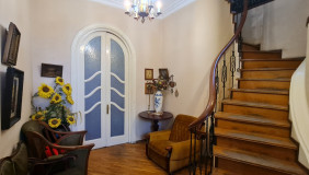 For Sale 7 room  Apartment in Mtatsminda dist. (Old Tbilisi)