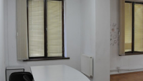 Сдаётся 435 m² площадь Офис в Сабуртало