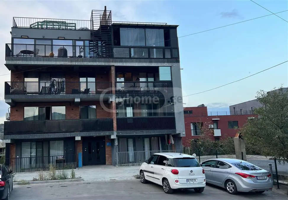 Продается 3 комнатная  Квартира в Ваке
