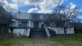 Продается 8 комнатная  Квартира в Цавкиси