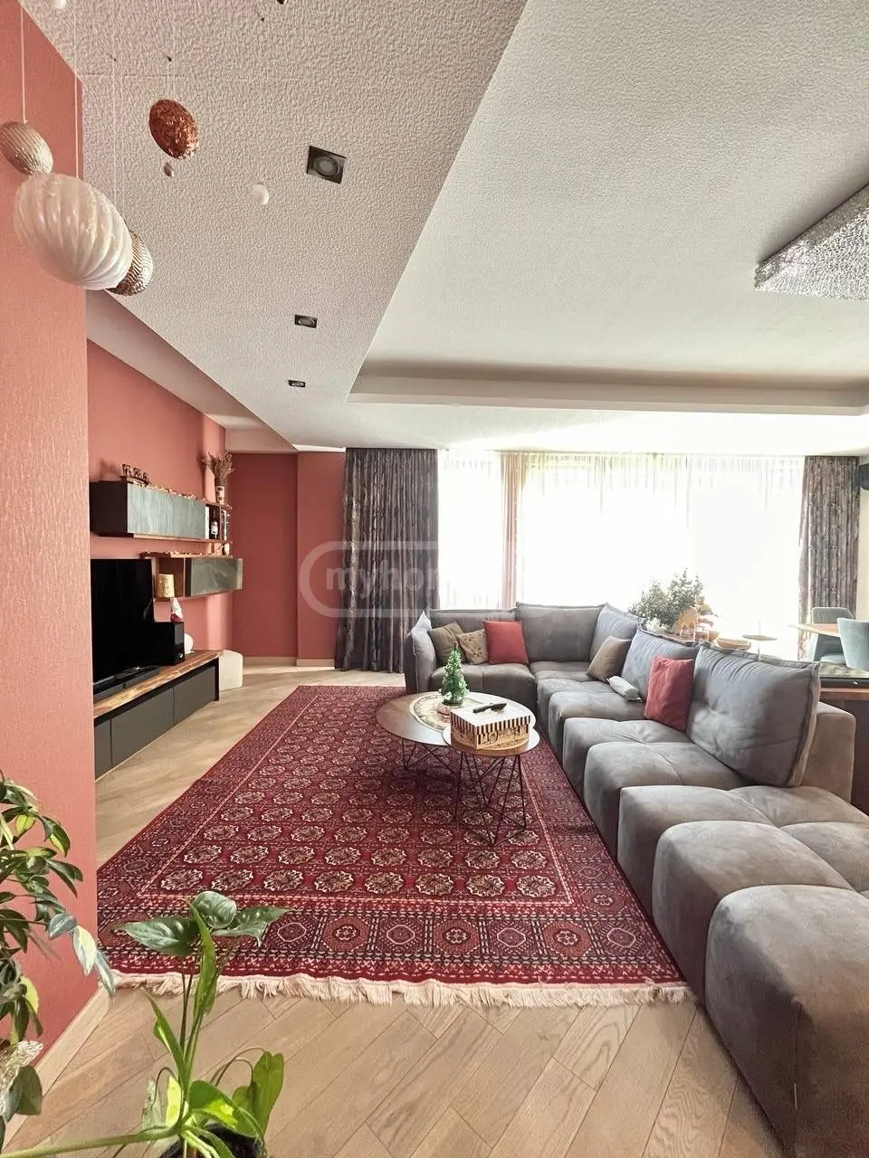 For Sale 5 room  Apartment in Saburtalo dist.