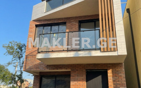  იყიდება ქირავდება 355 m² ფართობის საკუთარი სახლი ვაკეში  ცხვედაძის ქუჩაზე 