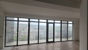 For Sale 4 room  Apartment near the Lisi lake