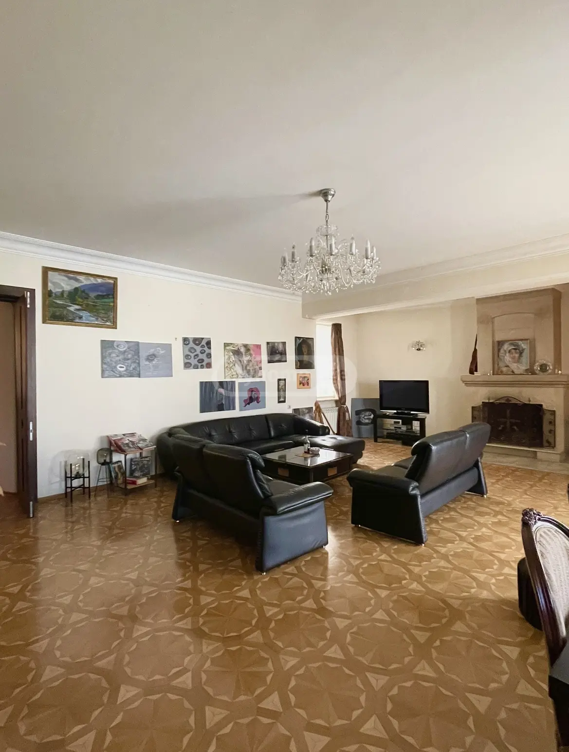 For Rent 5 room  Apartment in Vake dist.