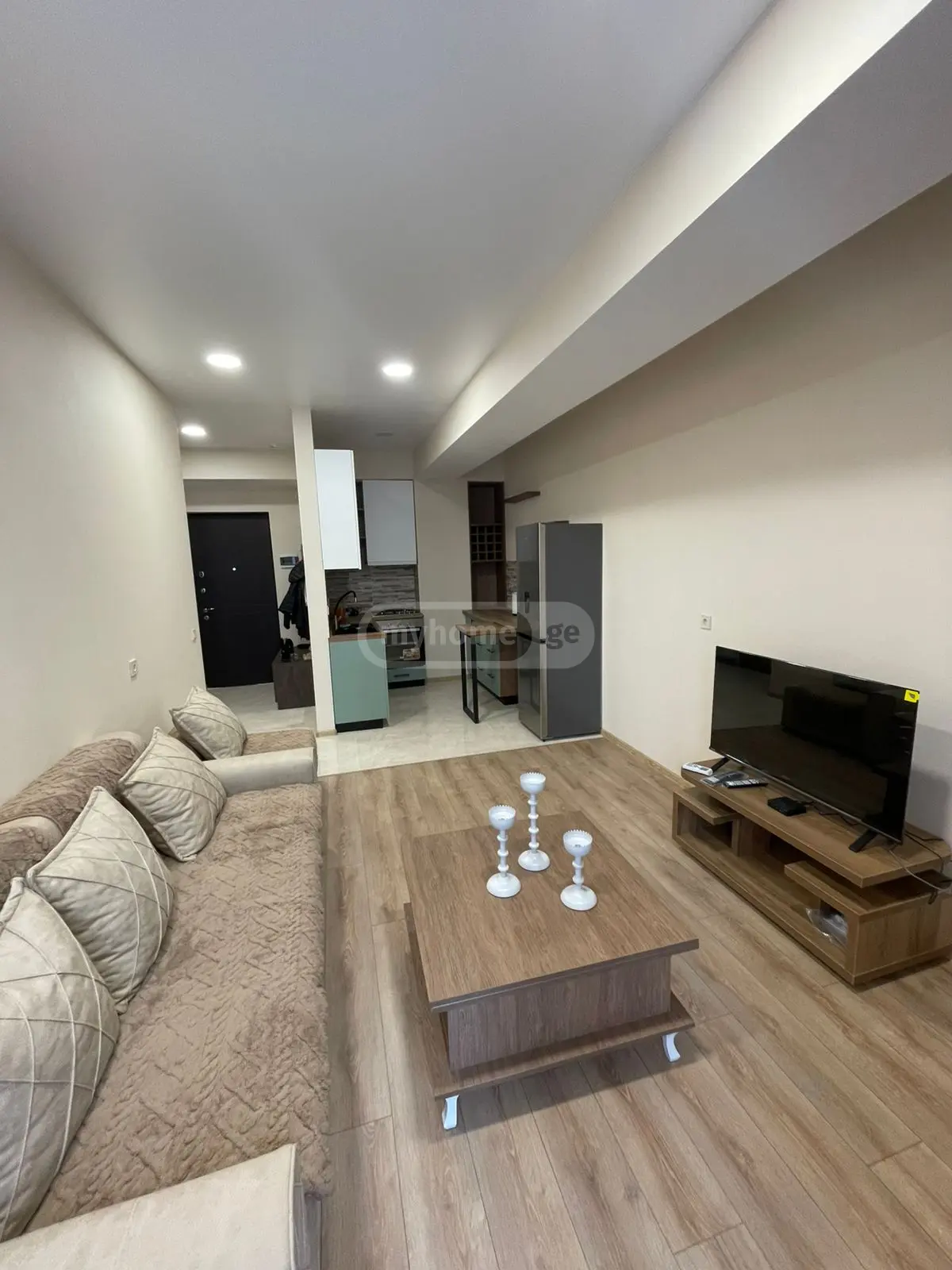 Сдаётся 2 комнатная  Квартира в Сабуртало