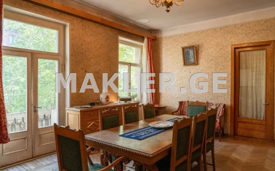  Satılık 5   Daire in Sololaki dist. (Old Tbilisi)  in Amagleba st. 