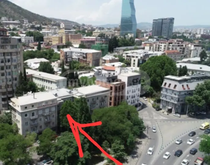 Продается 4 комнатная  Квартира на Мтацминда  (Старый Тбилиси)