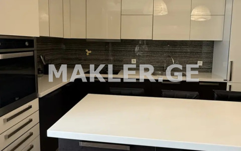  ქირავდება 3 ოთახიანი  ბინა ვაკეში  ი. ჭავჭავაძის გამზ. 