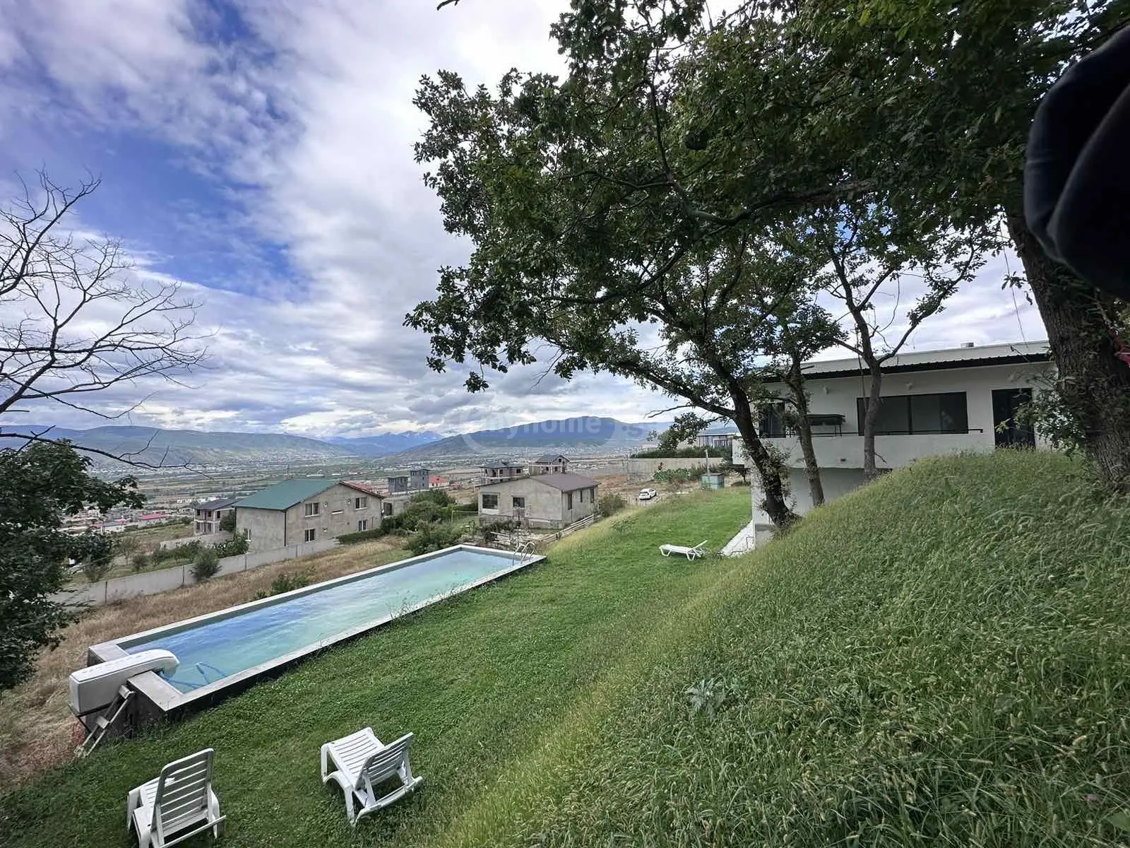 For Rent 300 m² space Private House