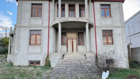 იყიდება 600 m² ფართობის საკუთარი სახლი შინდისში