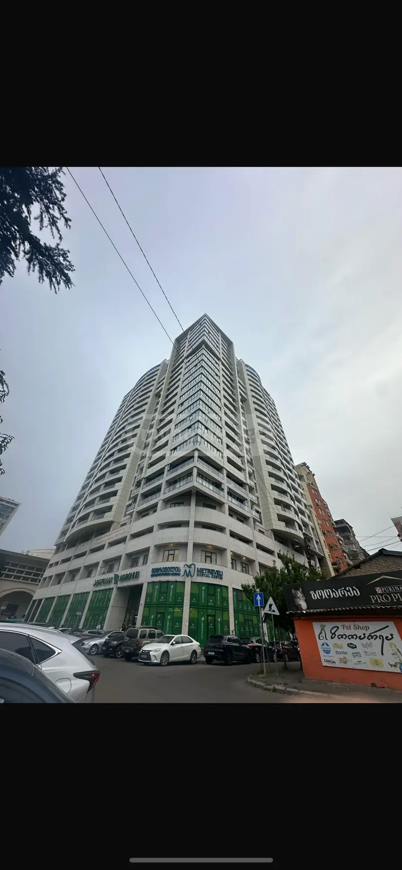 იყიდება 3 ოთახიანი  ბინა საბურთალოზე