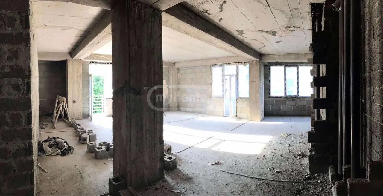 Продается 4 комнатная  Квартира в Ваке