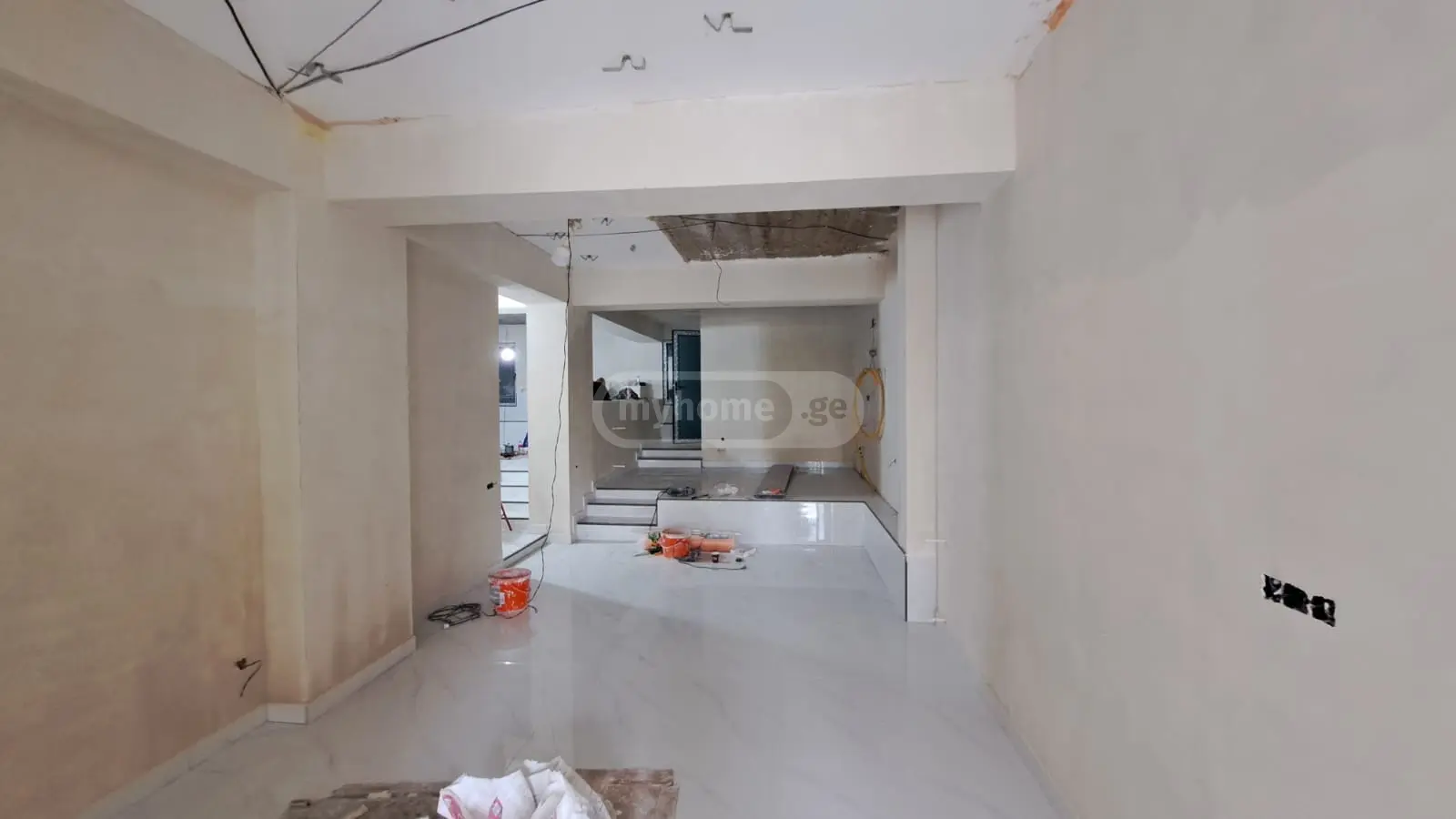 For Sale 8 room  Apartment in Vera dist.