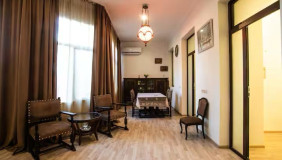 Сдаётся 3 комнатная  Квартира в Сололаки (Старый Тбилиси)