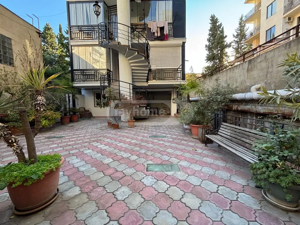 Satılık 3   Daire in Vake dist.