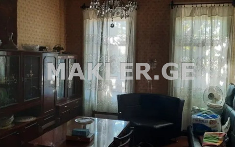  იყიდება 3 ოთახიანი  ბინა ვერაზე  მაყაშვილის ქუჩაზე 