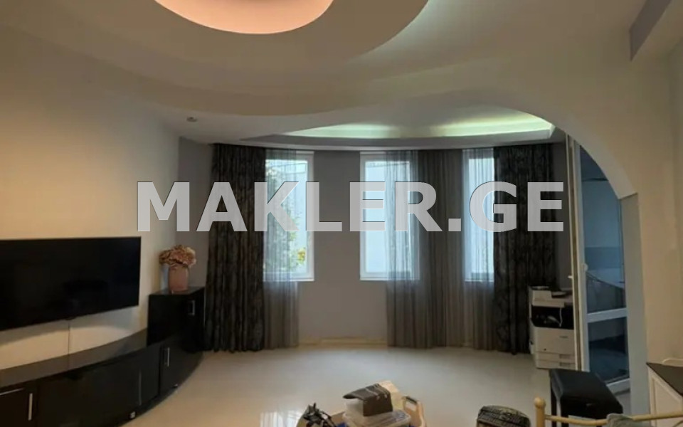  Сдаётся 3 комнатная  Квартира в Шанхаи