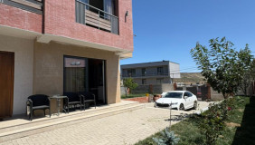 იყიდება 345 m² ფართობის საკუთარი სახლი ლისის ტბაზე